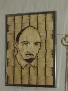 портрет Ленина из спичек